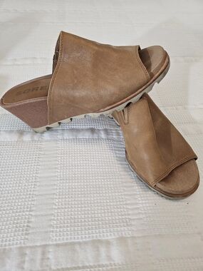 Sorel Tan Leather Open-Toe Wedge Mules